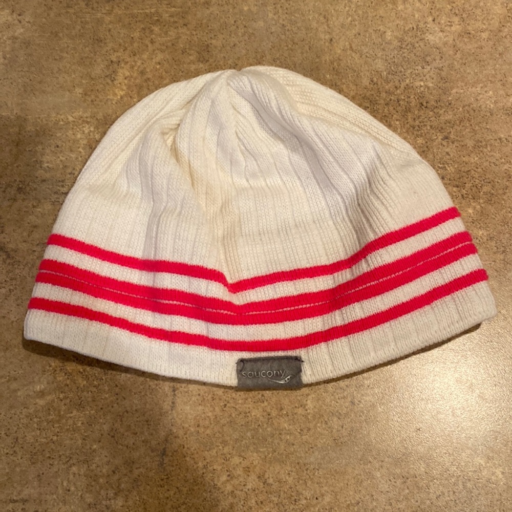 Women’s Saucony hat